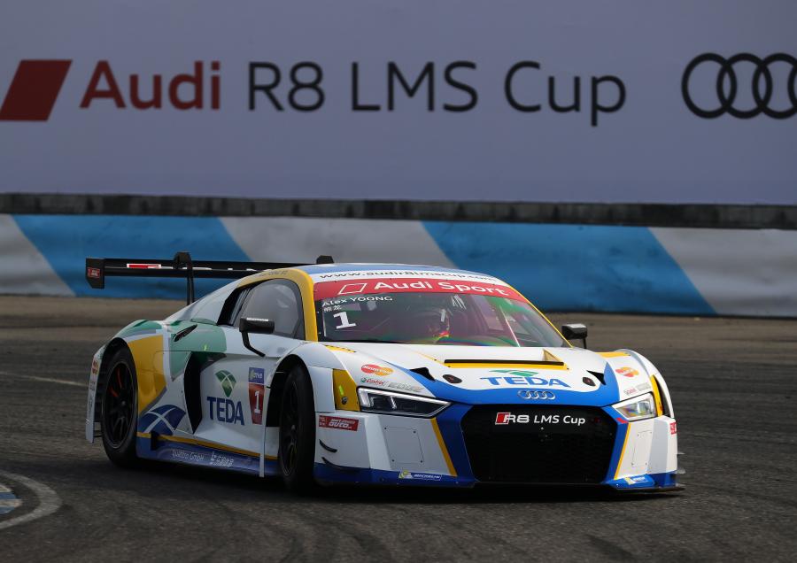  Audi R8 LMS 2015 года  (фото 22 из 49)